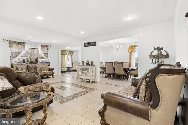 $700,000 | 608 East Pine Street, Feasterville-Trevose, PA 19053