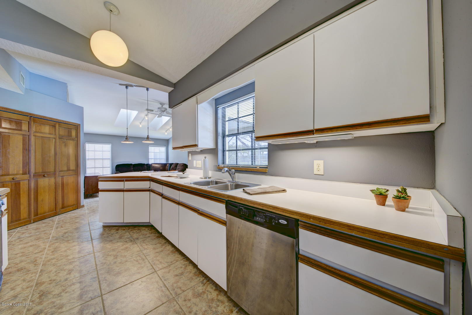 133 Oak Lake Road Melbourne, FL 32901 - Photo 13 of 45 Kitchen