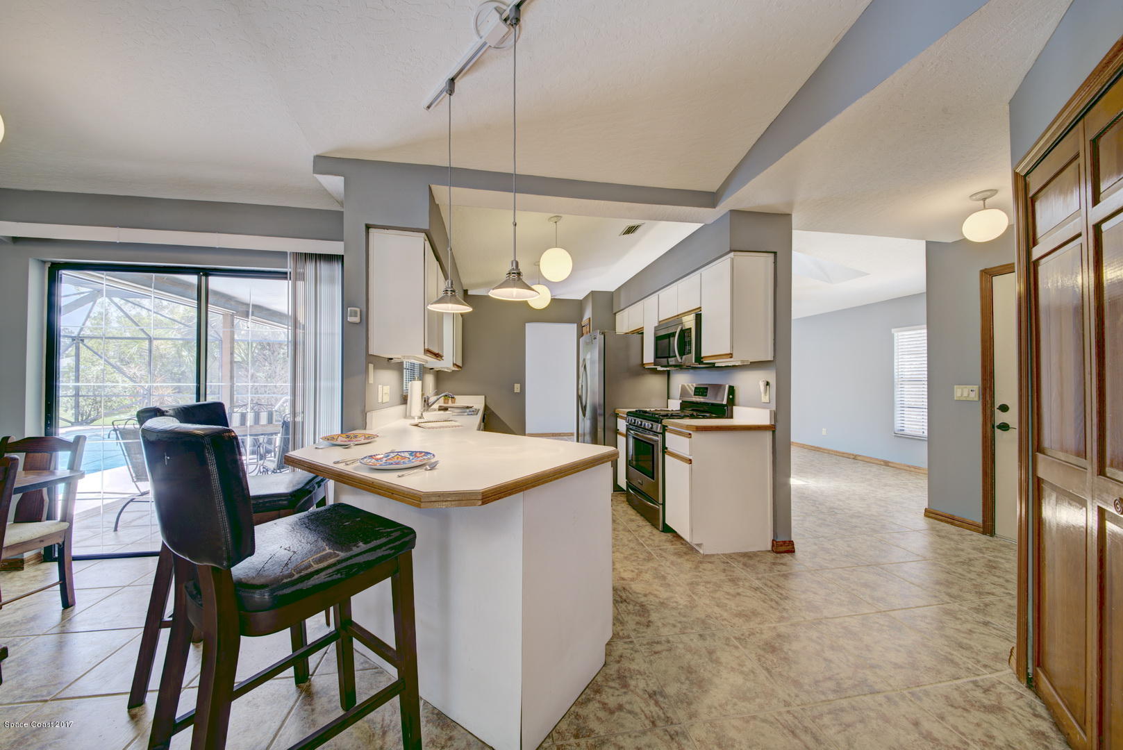 133 Oak Lake Road Melbourne, FL 32901 - Photo 14 of 45 Breakfast Bar