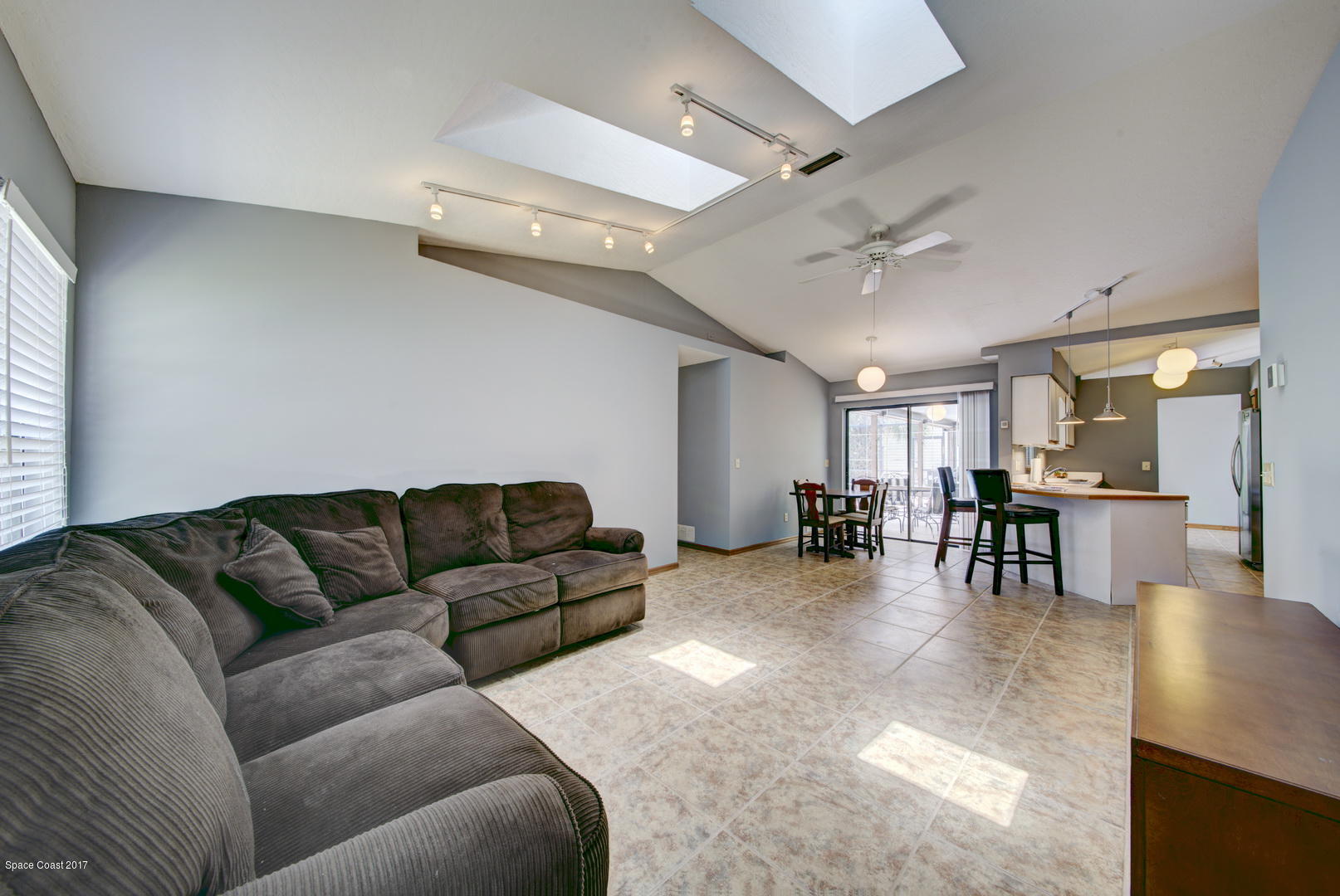 133 Oak Lake Road Melbourne, FL 32901 - Photo 24 of 45 Great Family Room