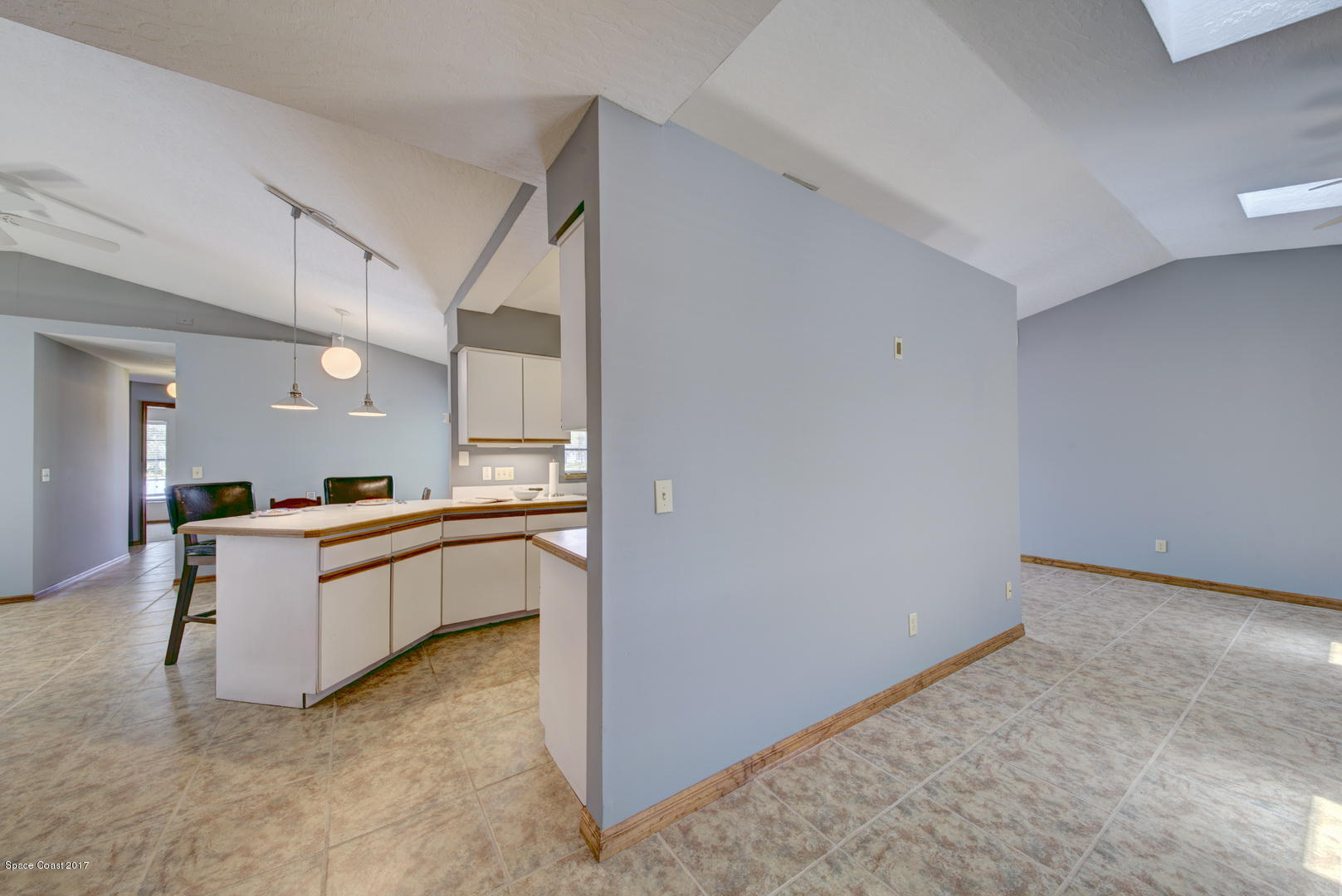 133 Oak Lake Road Melbourne, FL 32901 - Photo 10 of 45 Foyer Entry
