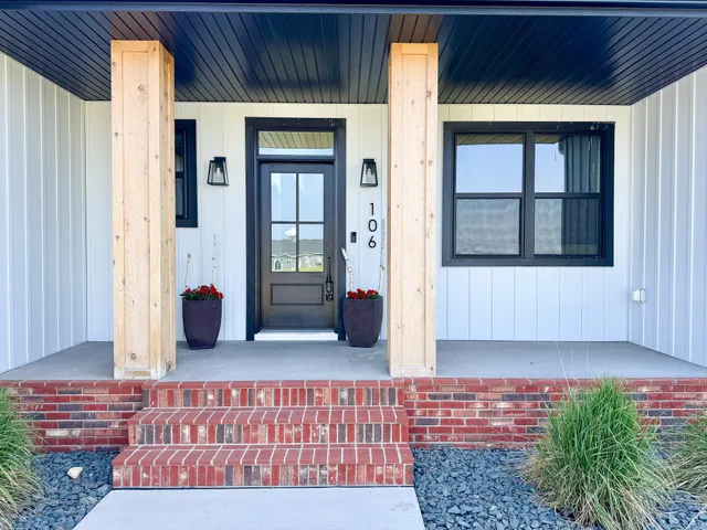 $639,900 | 106 19th Street Northeast, Barnesville, MN 56514