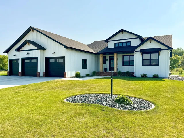 $639,900 | 106 19th Street Northeast, Barnesville, MN 56514
