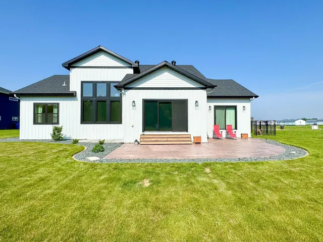 $639,900 | 106 19th Street Northeast, Barnesville, MN 56514