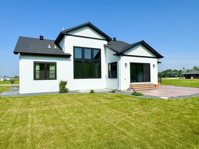 $639,900 | 106 19th Street Northeast, Barnesville, MN 56514