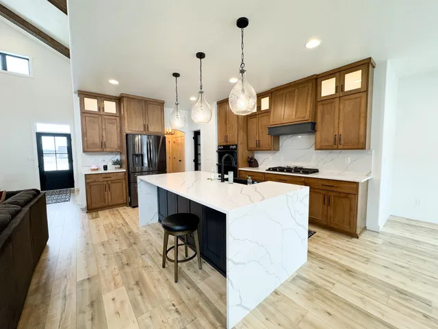 $639,900 | 106 19th Street Northeast, Barnesville, MN 56514