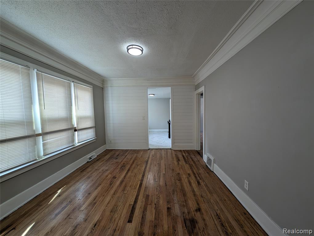 369 Newport Street Detroit, MI 48215 - Photo 15 of 32