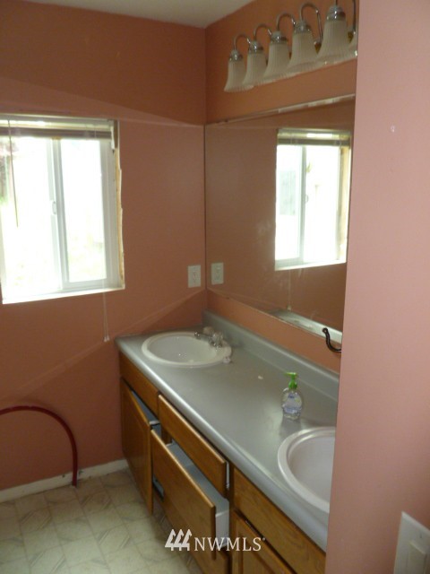 1004 North 29th Street Renton, WA 98056 - Photo 4 of 8