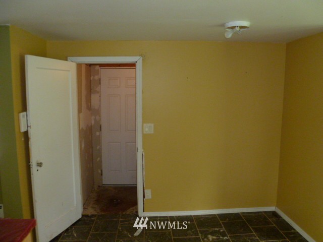 1004 North 29th Street Renton, WA 98056 - Photo 6 of 8
