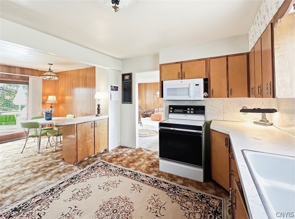 4095 Bleeker Road Vernon, NY 13477 - Photo 5 of 46 Eat in Kitchen - as is