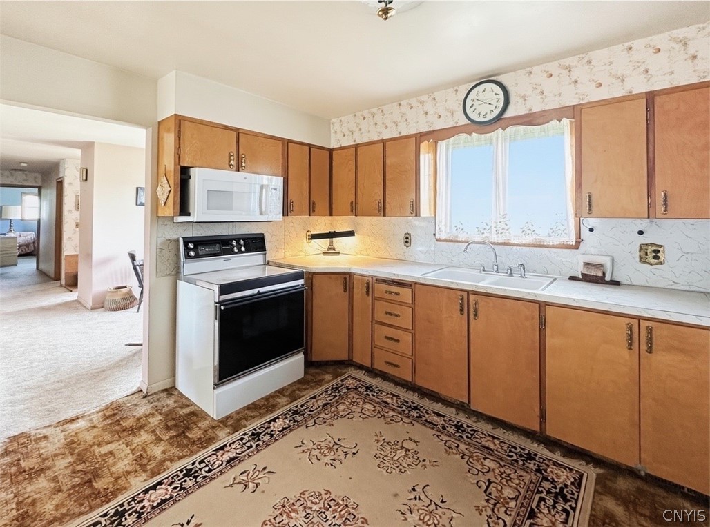 4095 Bleeker Road Vernon, NY 13477 - Photo 7 of 46 Eat in Kitchen - as is