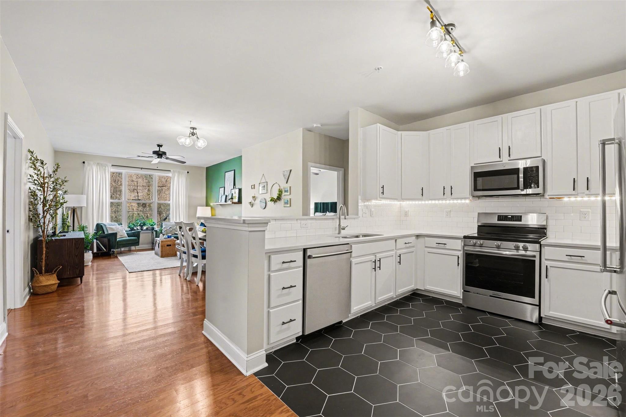 1000 East Woodlawn Road, Unit 111 Charlotte, NC 28209 - Photo 9 of 30