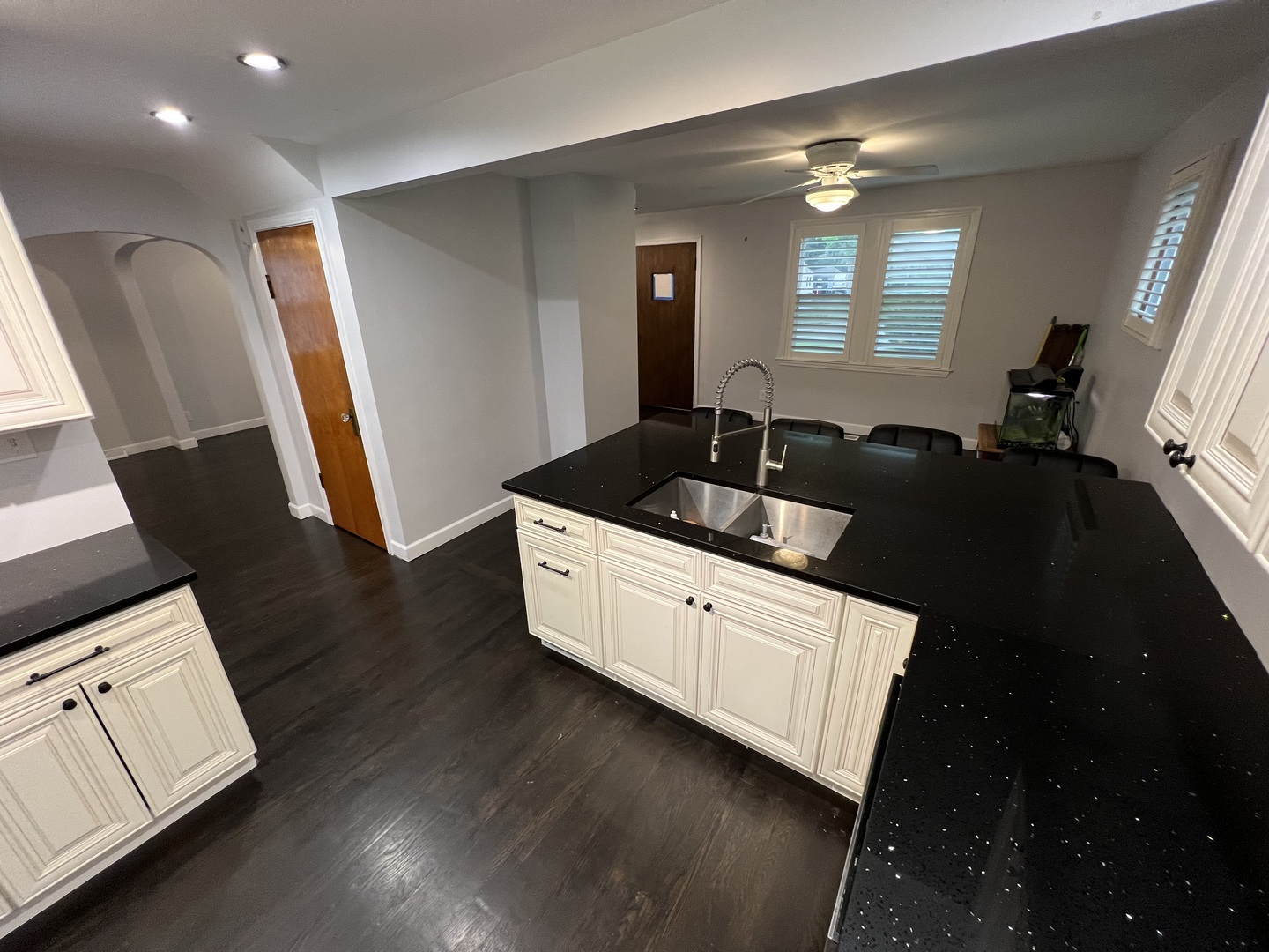 17 North Iowa Avenue Addison, IL 60101 - Photo 15 of 40