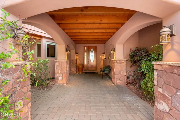 $2,400,000 | 225 Scenic Drive, Sedona, AZ 86336