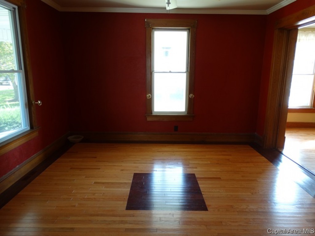 859 Edgehill Road Jacksonville, IL 62650 - Photo 11 of 12 Gallery Image 11