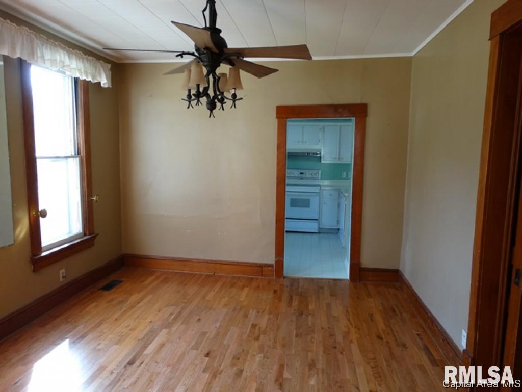 859 Edgehill Road Jacksonville, IL 62650 - Photo 2 of 12 Gallery Image 2