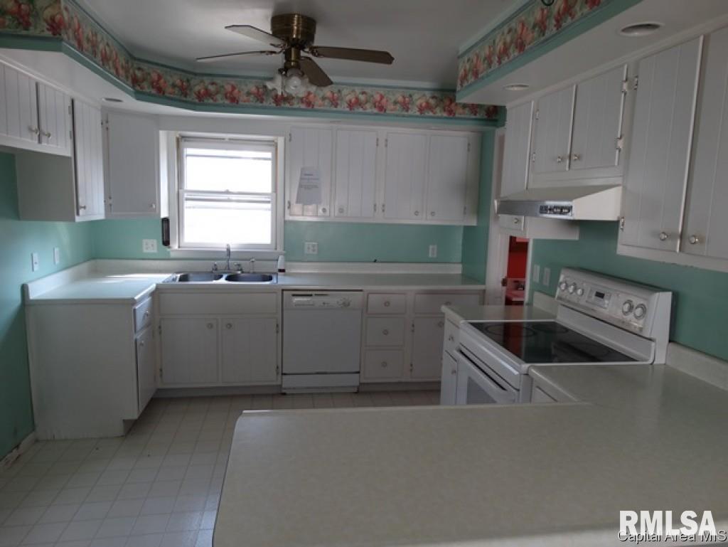 859 Edgehill Road Jacksonville, IL 62650 - Photo 9 of 12 Gallery Image 9
