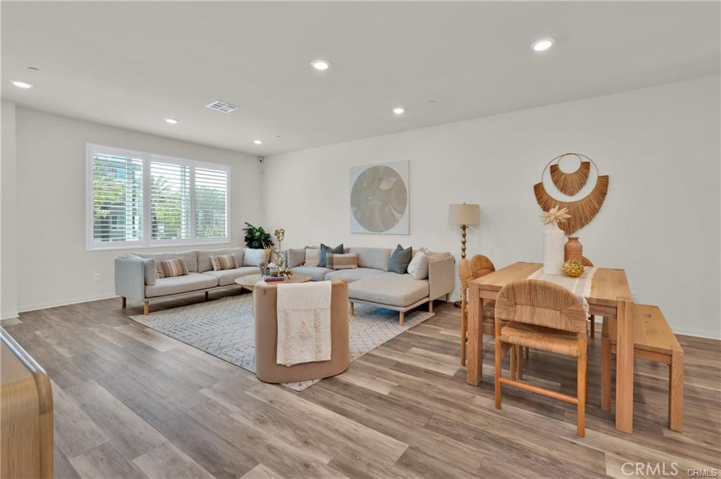 108 Unity Irvine, CA 92614 - Photo 5 of 15 Gallery Image 5