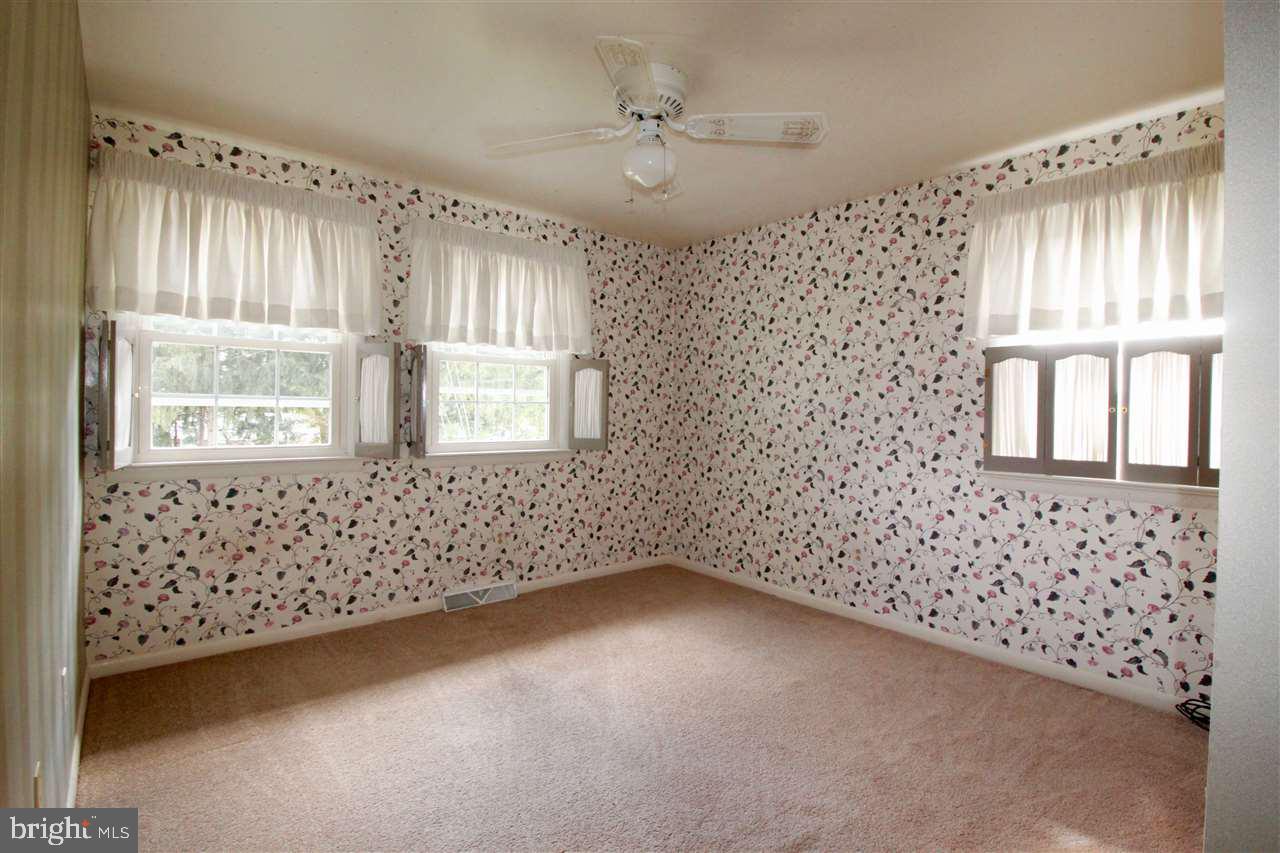 1875 Lilac Road York, PA 17408 - Photo 14 of 27