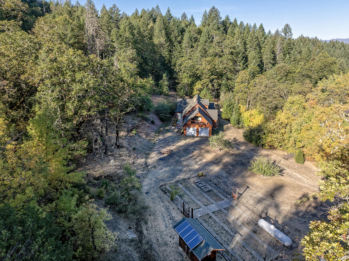 1193 Greenview Road Cave Junction, OR 97523 - Photo 28 of 37 DJI_20241004093459_0070_D copy