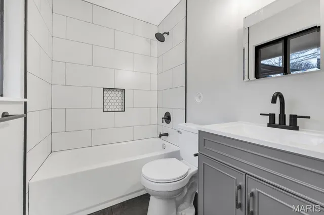 $259,900 | 404 Spring Meadows Drive, Ballwin, MO 63011