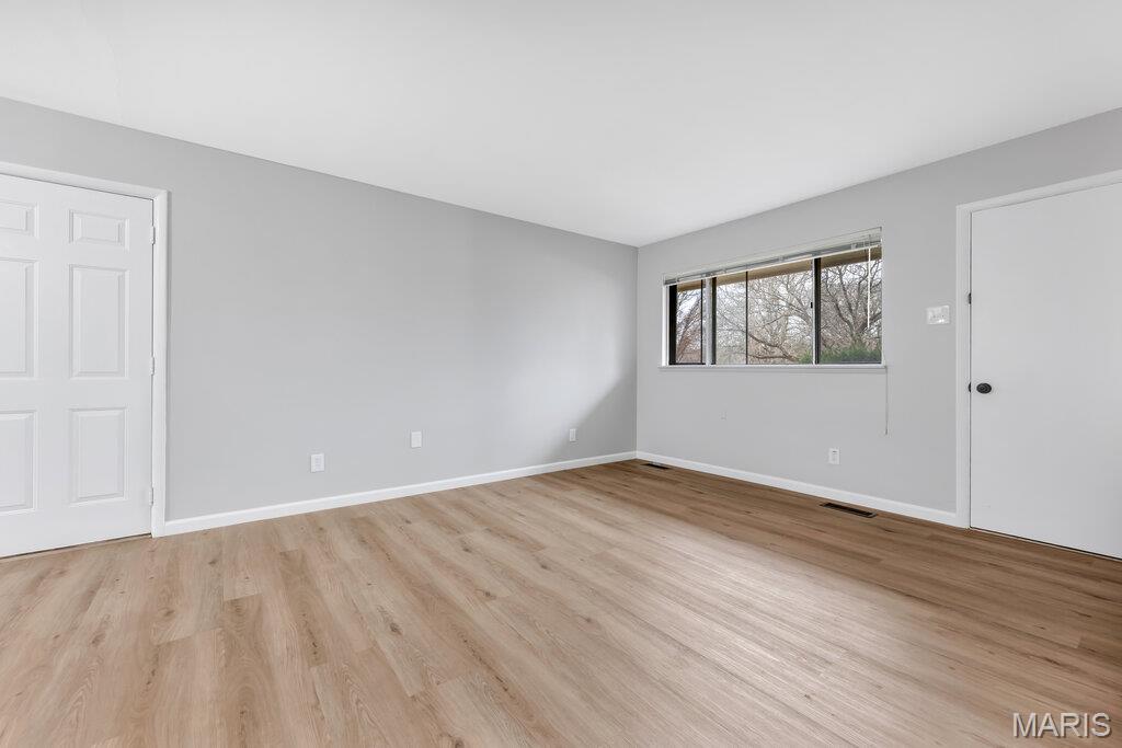 404 Spring Meadows Drive Ballwin, MO 63011 - Photo 2 of 26