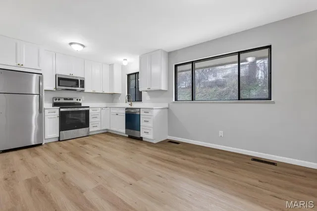 $259,900 | 404 Spring Meadows Drive, Ballwin, MO 63011