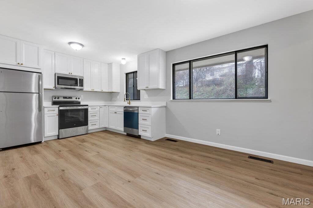 404 Spring Meadows Drive Ballwin, MO 63011 - Photo 6 of 26