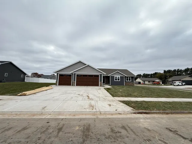 $539,900 | 1938 Arches Drive, Holmen, WI 54636