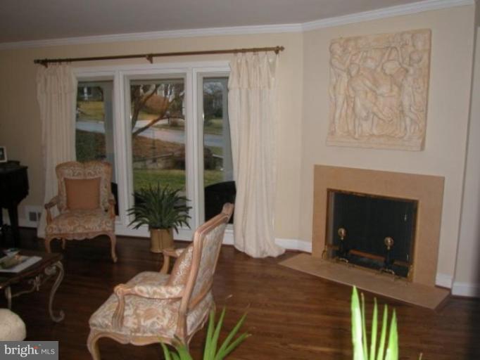 7504 Ben Avon Road Bethesda, MD 20817 - Photo 11 of 15 Living Room #2