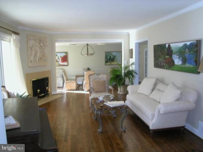 7504 Ben Avon Road Bethesda, MD 20817 - Photo 14 of 15 Living Room #3