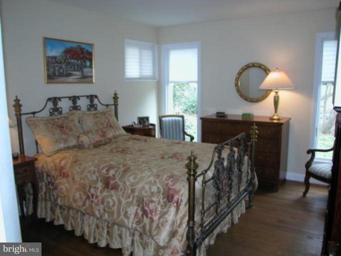 7504 Ben Avon Road Bethesda, MD 20817 - Photo 8 of 15 Master Bedroom