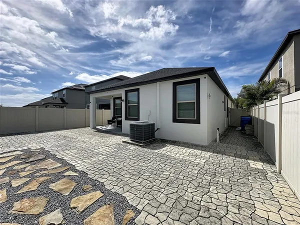 $329,900 | 9633 Ivory Drive, Ruskin, FL 33573