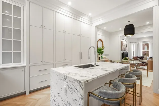 $9,450,000 | 352 Marlborough Street, Boston, MA 02115