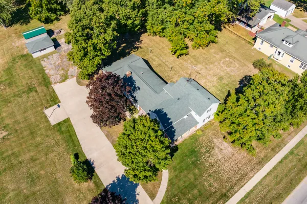 $400,000 | 508 North Van Buren Street, Bloomingdale, MI 49026