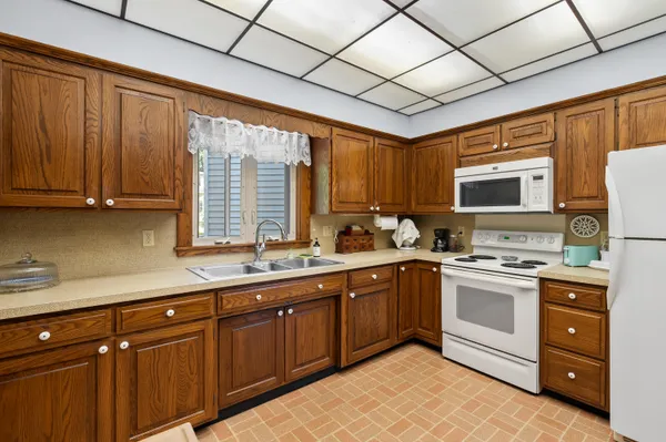 $400,000 | 508 North Van Buren Street, Bloomingdale, MI 49026