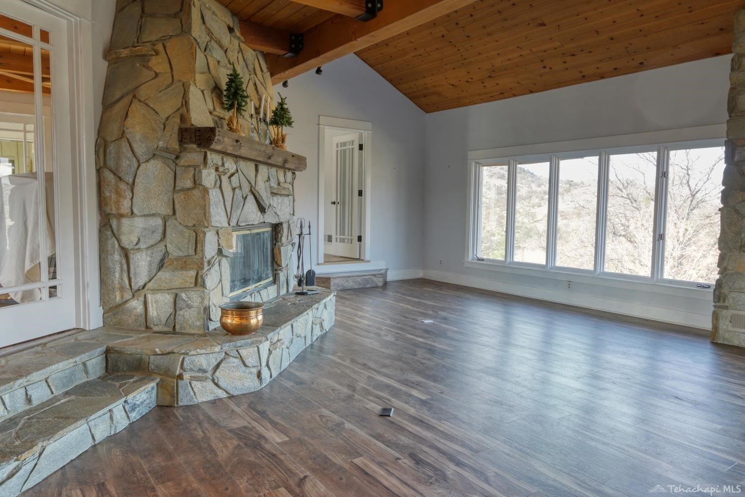 28250 Cumberland Road Tehachapi, CA 93561 - Photo 14 of 68 Gallery Image 14