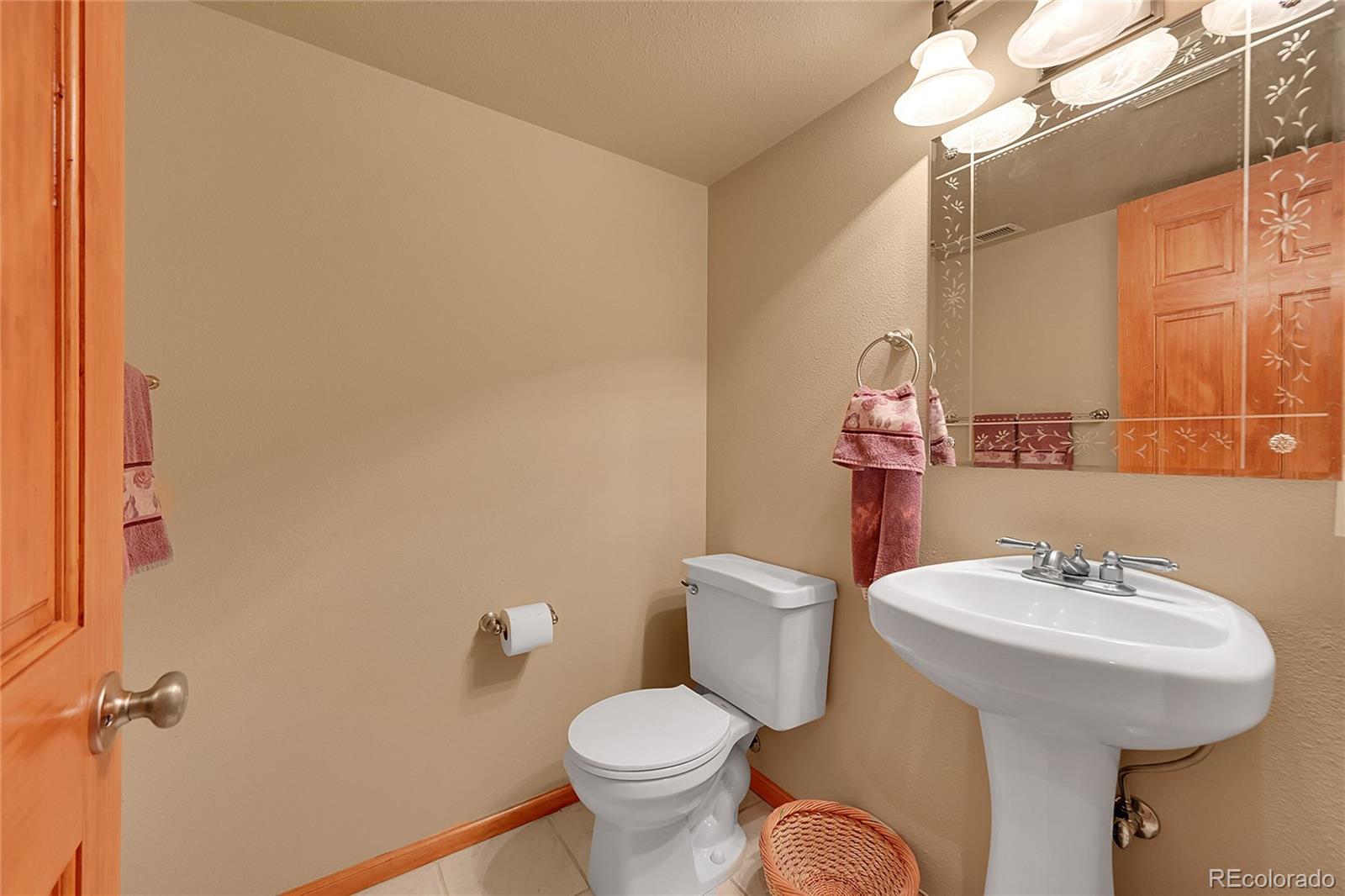 1086 Thornbury Place Highlands Ranch, CO 80129 - Photo 34 of 43