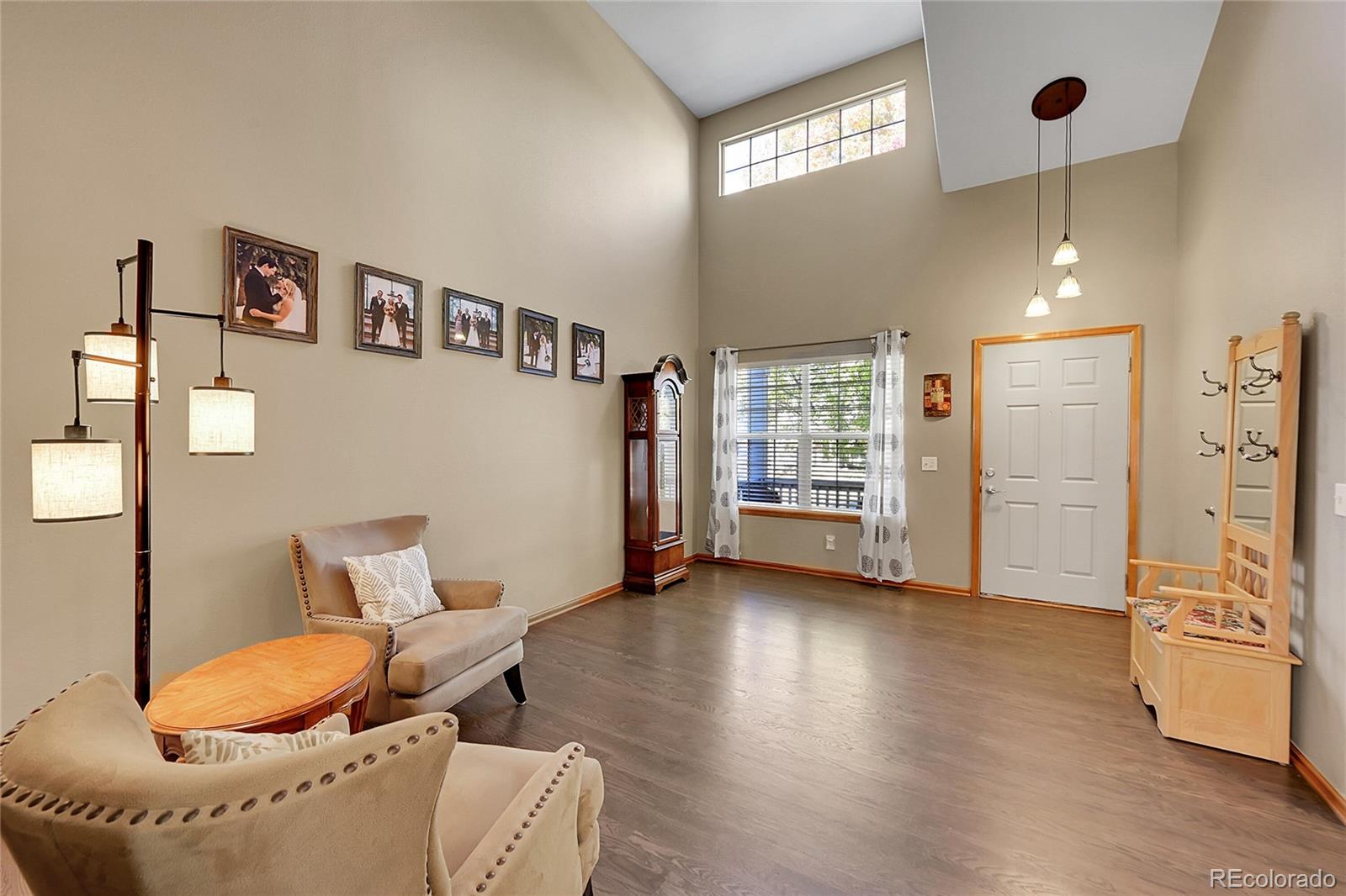 1086 Thornbury Place Highlands Ranch, CO 80129 - Photo 9 of 43