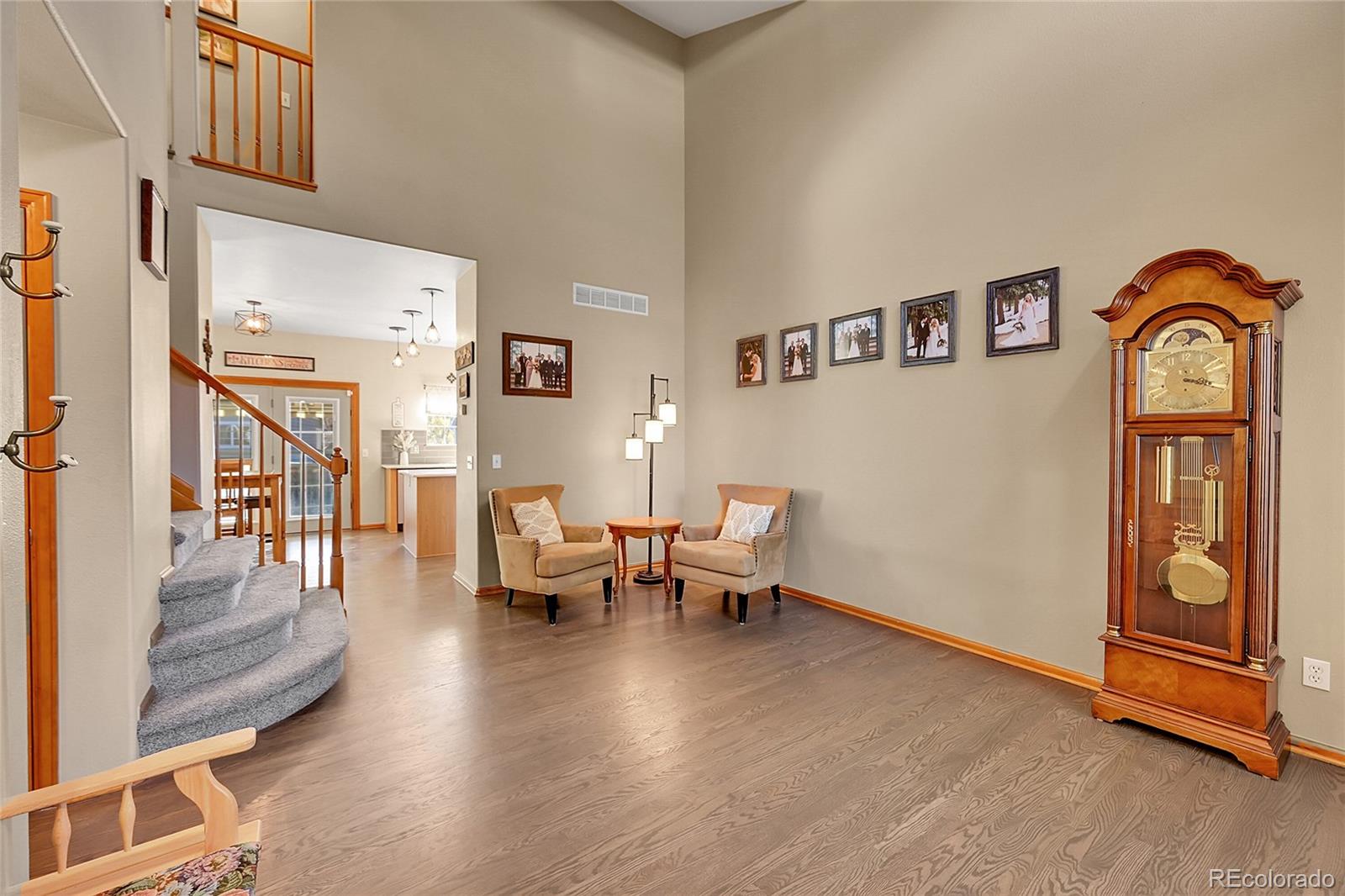 1086 Thornbury Place Highlands Ranch, CO 80129 - Photo 10 of 43