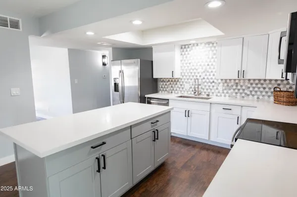 $2,700 | 2144 South Los Feliz Drive, Tempe, AZ 85282