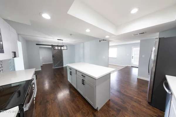 $2,700 | 2144 South Los Feliz Drive, Tempe, AZ 85282