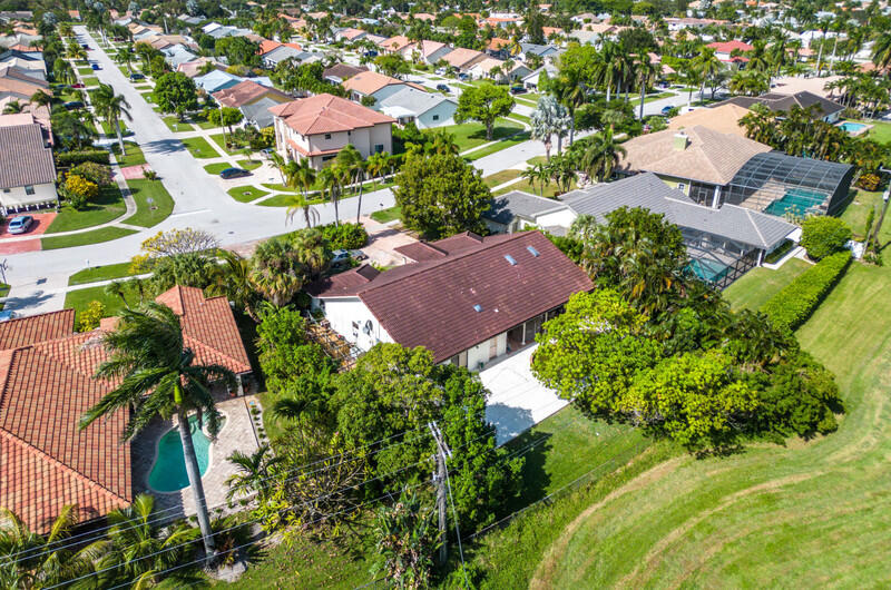 7800 Fairway Trail Boca Raton, FL 33487 - Photo 15 of 19 F35F5ED5-54D0-48E5-B0A3-1E8206D9FAB9