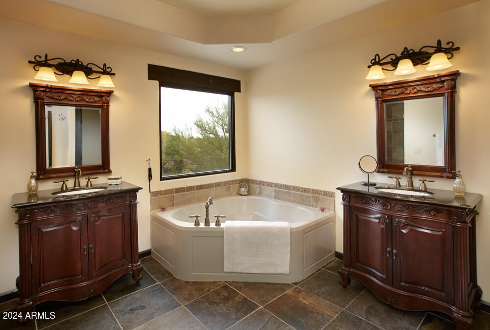 14545 East Rincon Creek Ranch Road Tucson, AZ 85747 - Photo 49 of 91 Vineyard Bath 1762