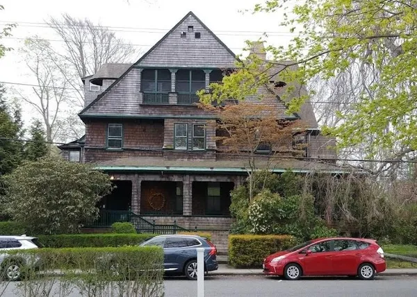 $2,500 | 37 Catherine Street, Newport, RI 02840