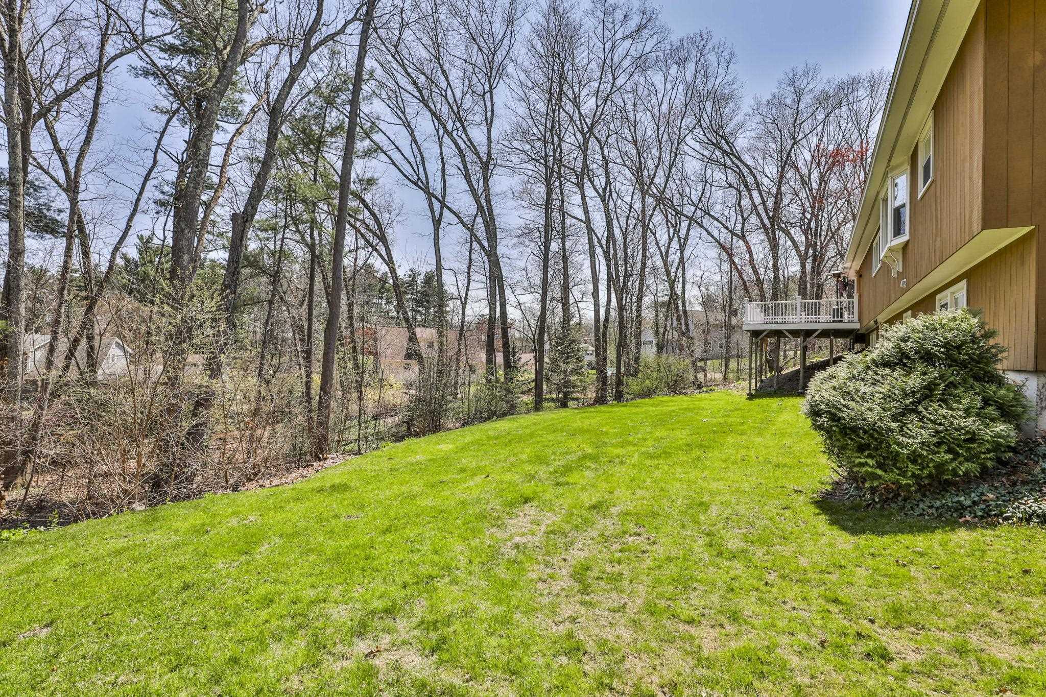 6 Nova Road Nashua, NH 03064 - Photo 11 of 34