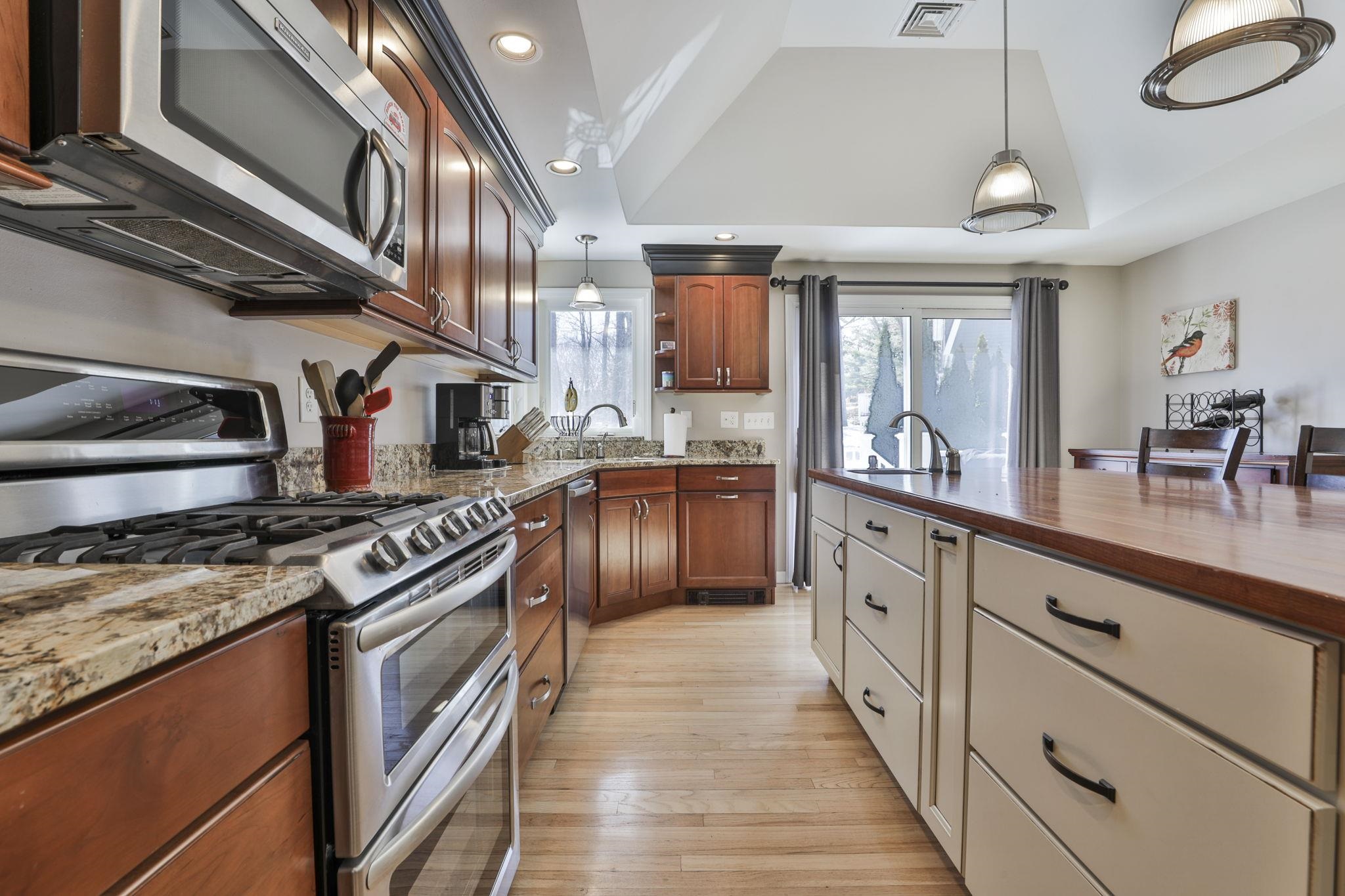 6 Nova Road Nashua, NH 03064 - Photo 12 of 34