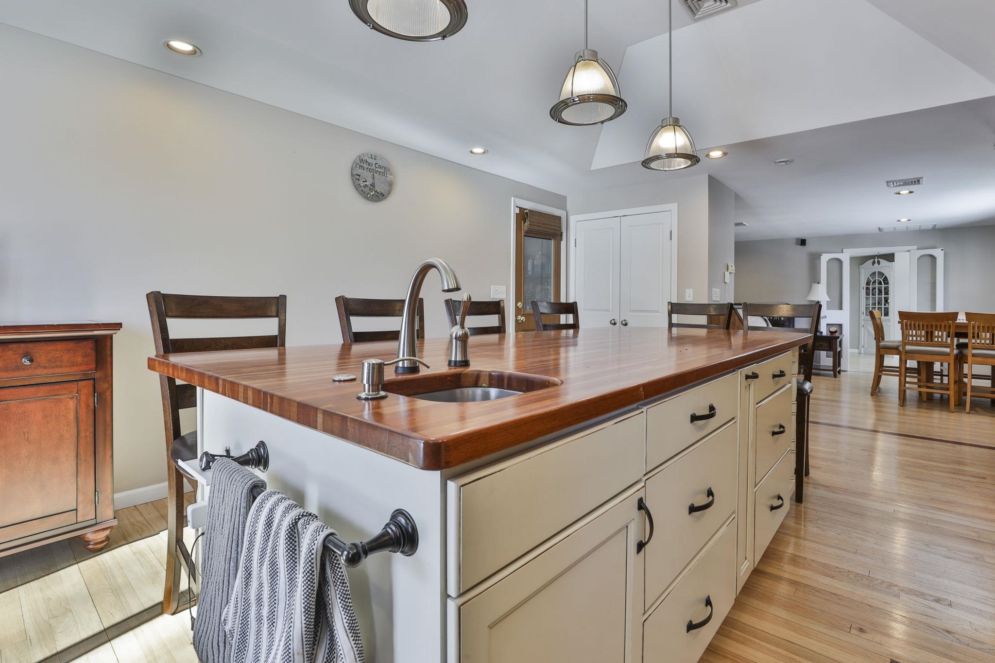 6 Nova Road Nashua, NH 03064 - Photo 15 of 34