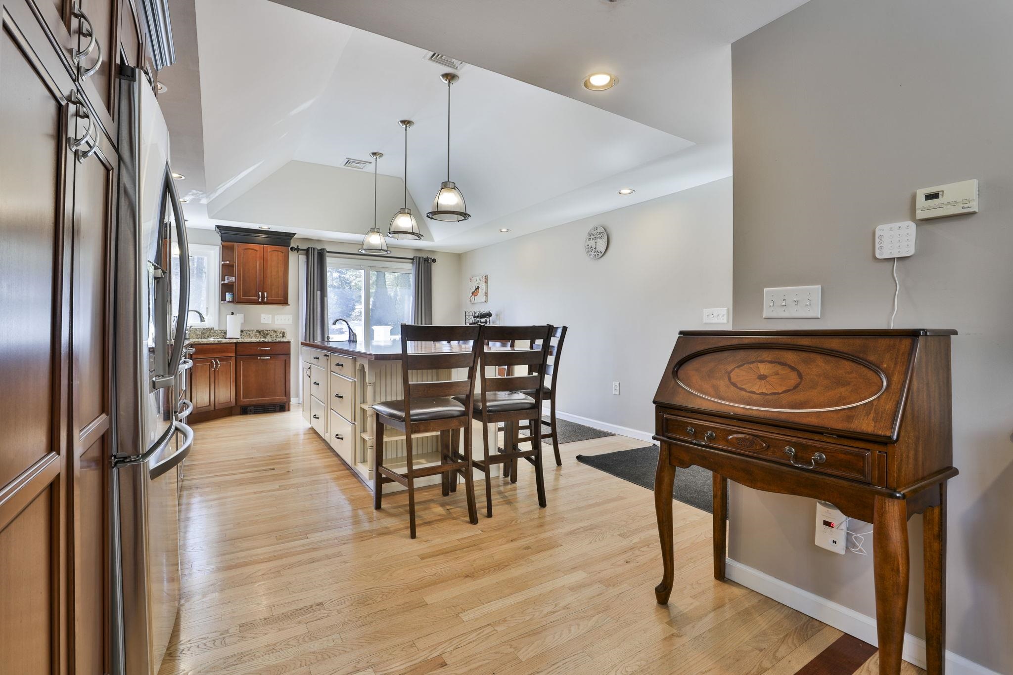 6 Nova Road Nashua, NH 03064 - Photo 18 of 34