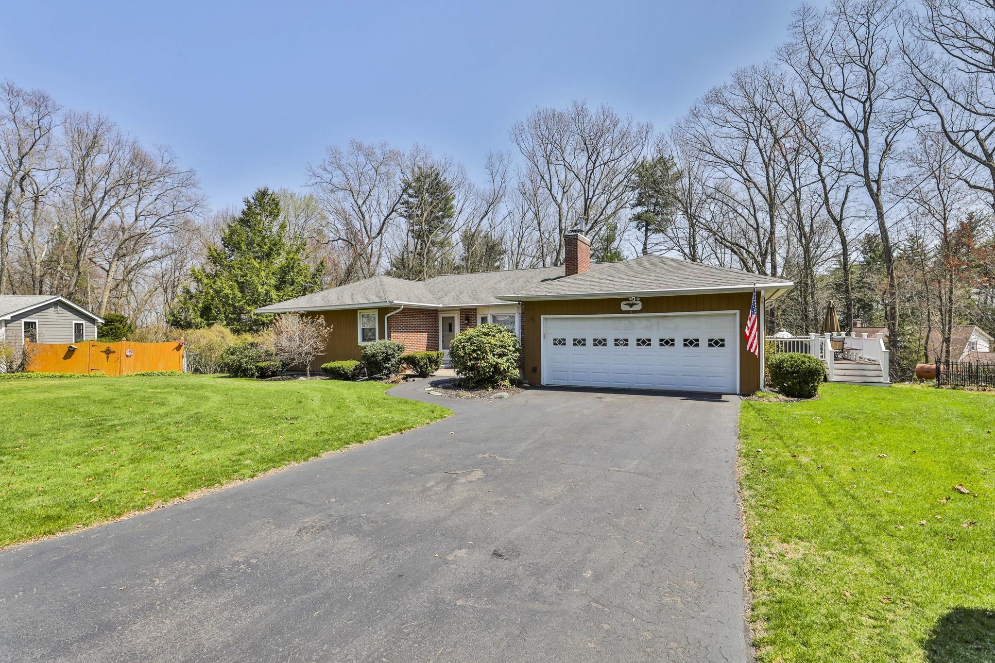 6 Nova Road Nashua, NH 03064 - Photo 3 of 34